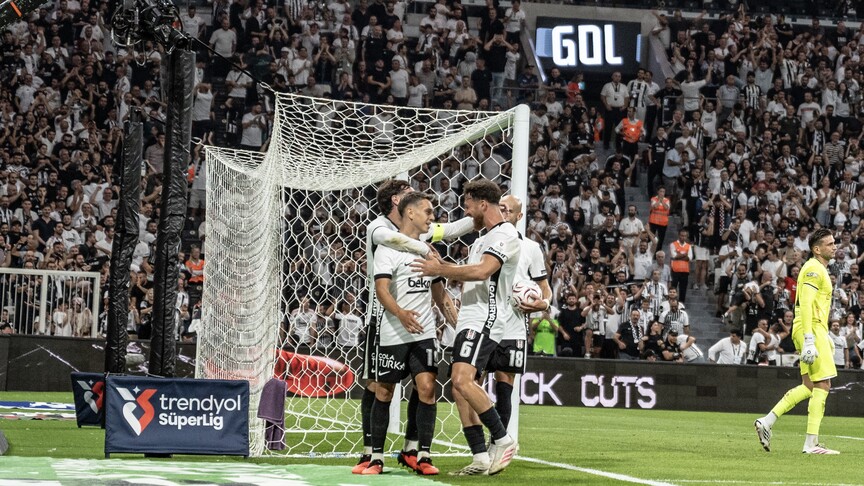 Beşiktaş  Erzurumspor FK karşısında 3 puanı 3 golle aldı